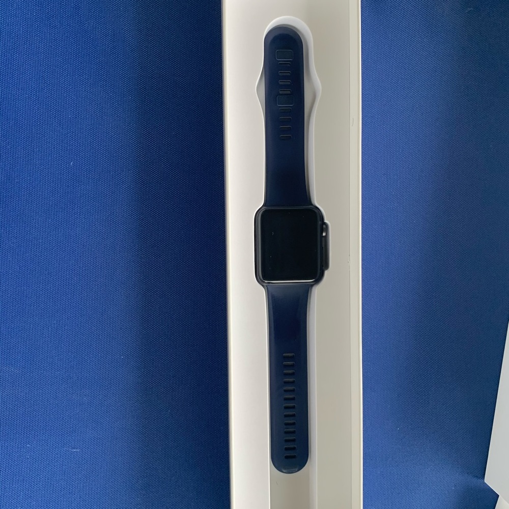 Apple Watch series 3 42MM GPS with band